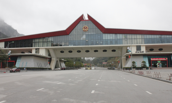 Cửa khẩu ở Lạng Sơn lèo tèo người qua lại giữa đại dịch virus corona